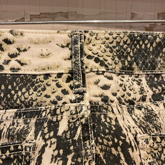 Snake Skin jeans from Victoria Secret - Picture 8 of 9